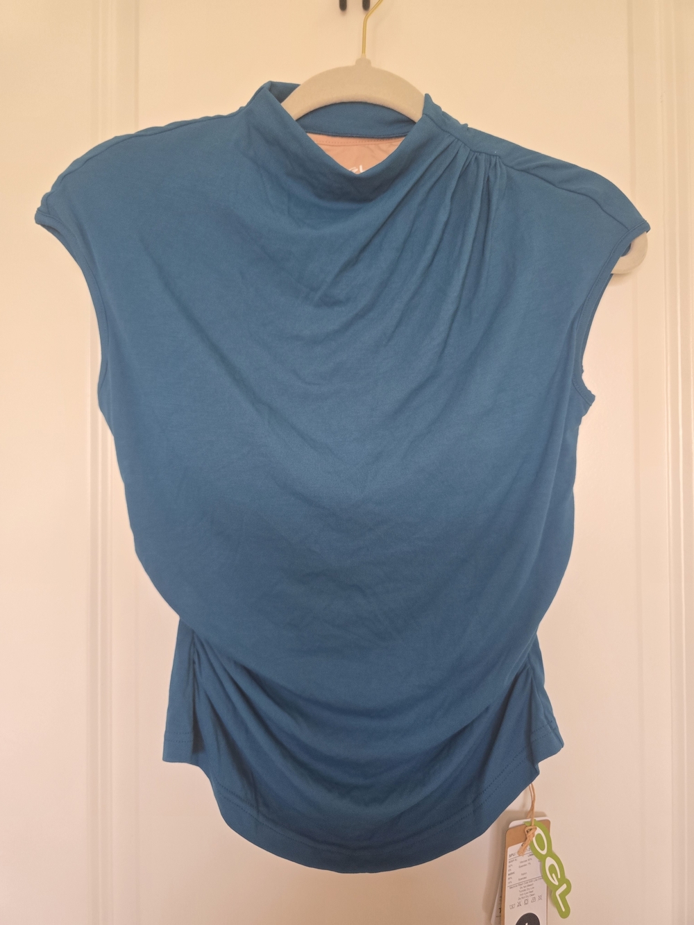 OGL Eco-SkinKiss® SkinKiss Mockneck Ruched Cropped Bra Top - Picture 3 of 7